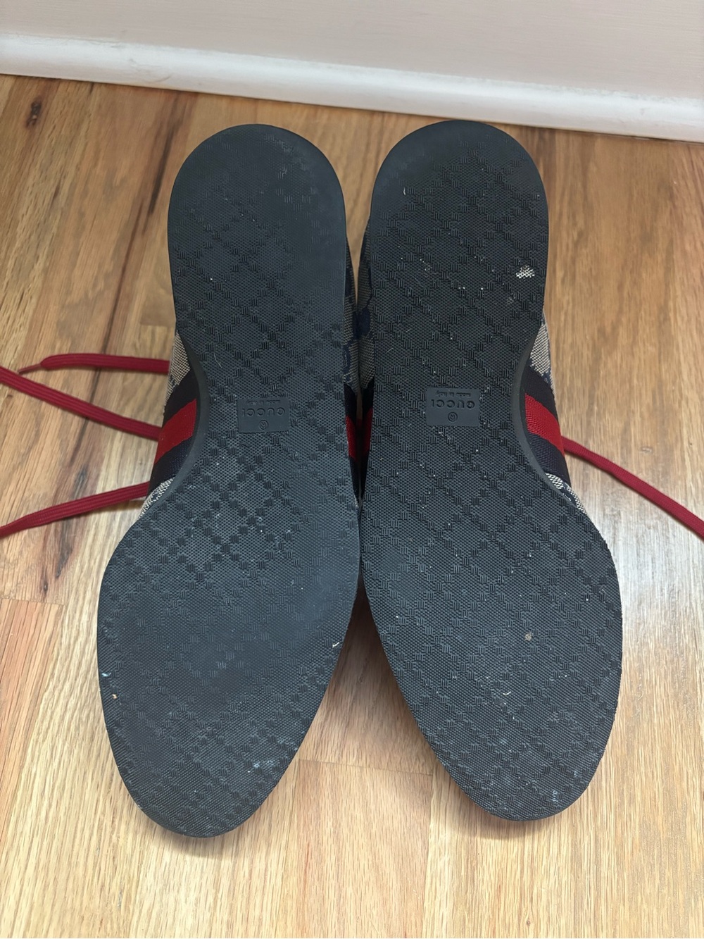 Gucci Red and Blue GG Monogram Men’s Lace-Up Sneakers - Picture 8 of 9